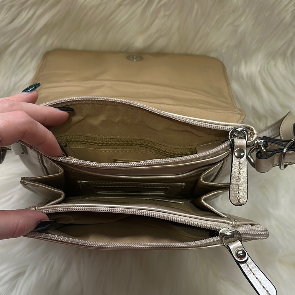 Giani Bernini Genuine Leather Pearly Gold Crossbody Bag - Picture 5 of 7